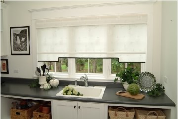 Optional Classic Valance with a scallop